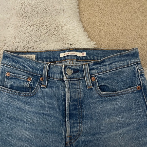 LEVI JEANS! - Picture 2 of 4